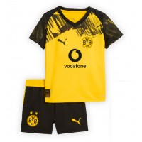 Stroje piłkarskie Borussia Dortmund Koszulka Podstawowej dla dzieci 2025-26 Krótki Rękaw (+ szorty)